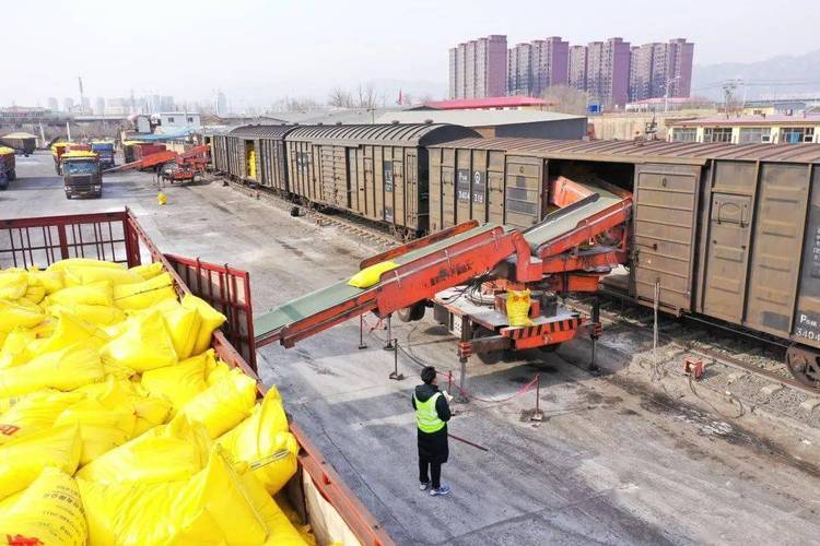 中国正试图将东风-41导弹搬上列车高铁拉着东风-41全国跑？外媒：(图12)